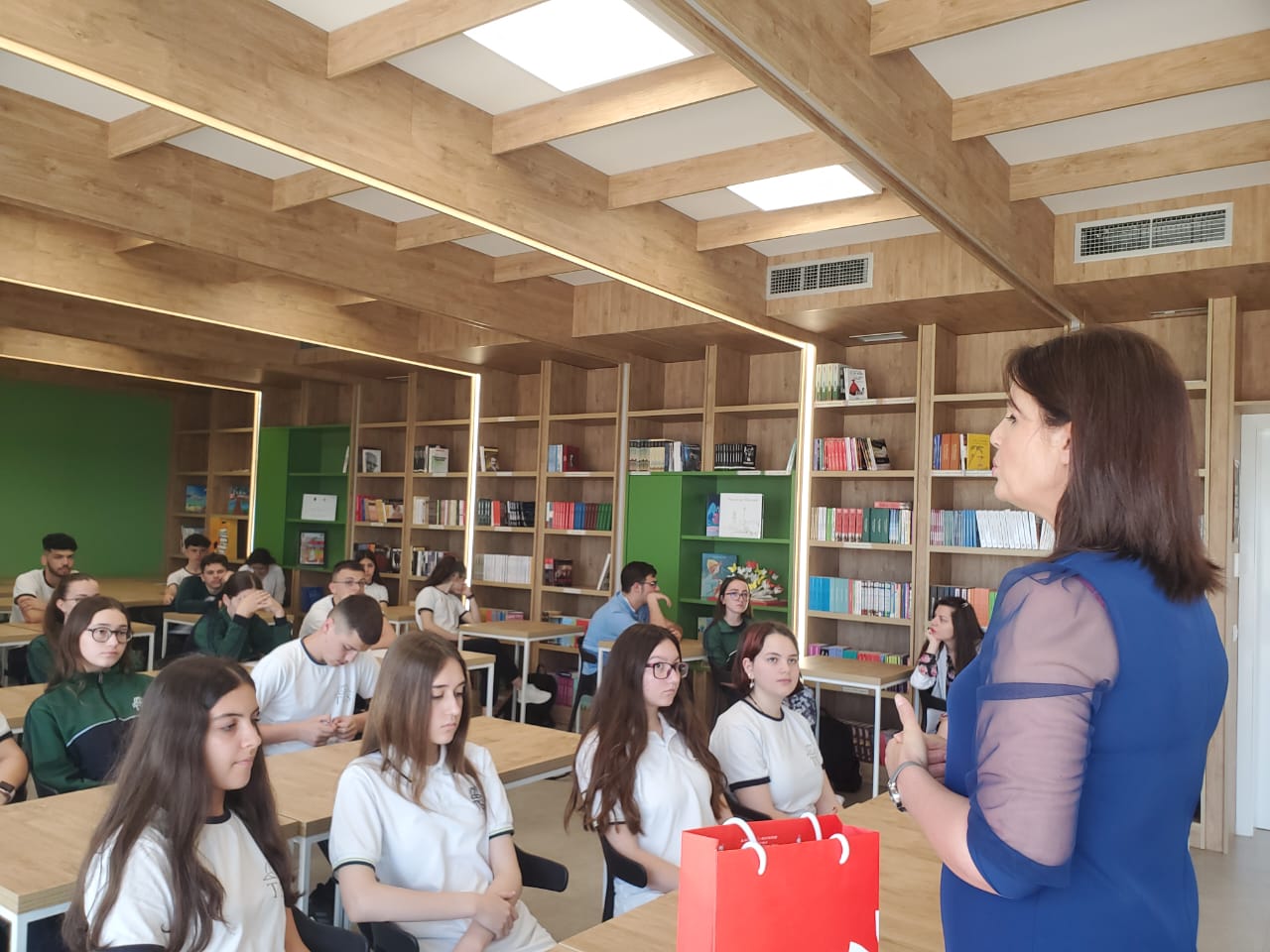Shkolla e mesme TES (Tomorrow's Education System) Tiranë - Sesion Informativ